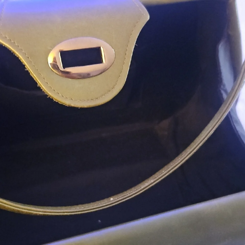 Vintage Olive Green Leather Bag - Picture 4 of 8